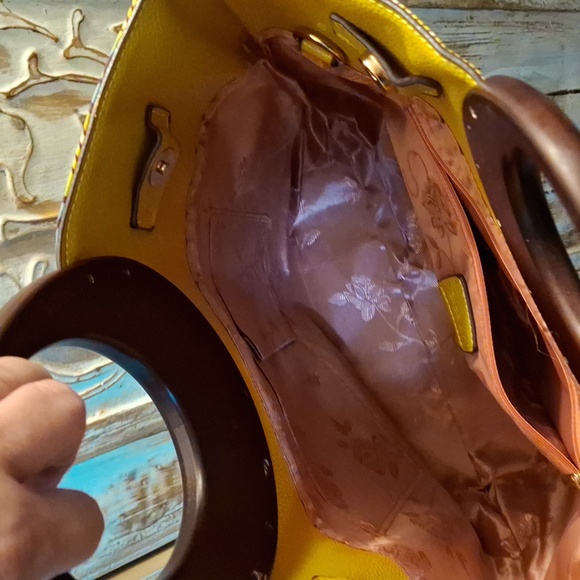 Artisan Ankara African Print Wood Handle Handbag. - Picture 9 of 11